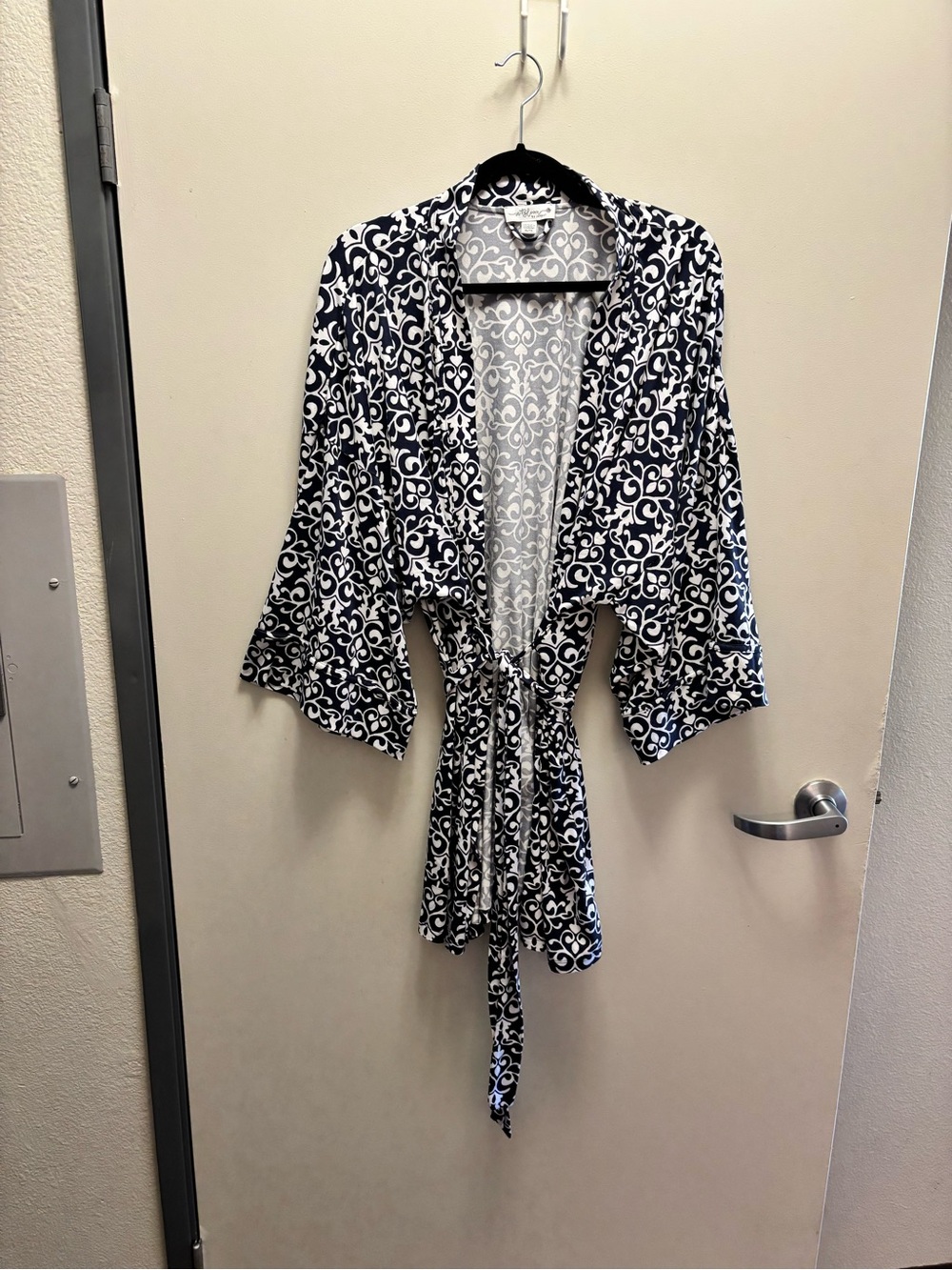 Women’s Navy & White Patterned  Robe size XL